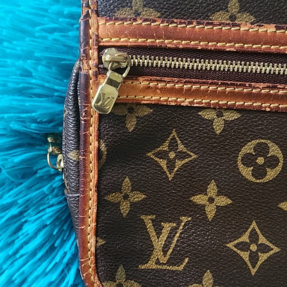 LOUIS VUITTON - AUTHENTIC UNISEX MONOGRAM BOSPHORE FANNY PACK - Picture 3 of 11